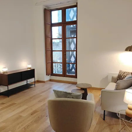 Majestueux Bouquet 公寓 *